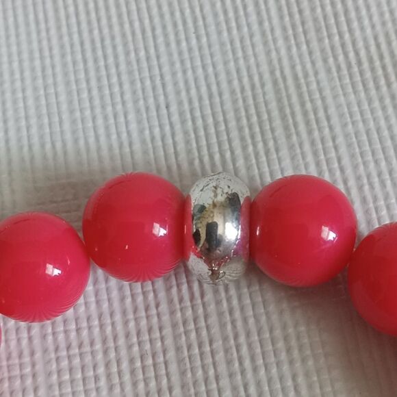 Assortment of 6 Multicolored Acrylic Plastic Beads Elastic Lightweight Bracelets - Picture 4 of 13